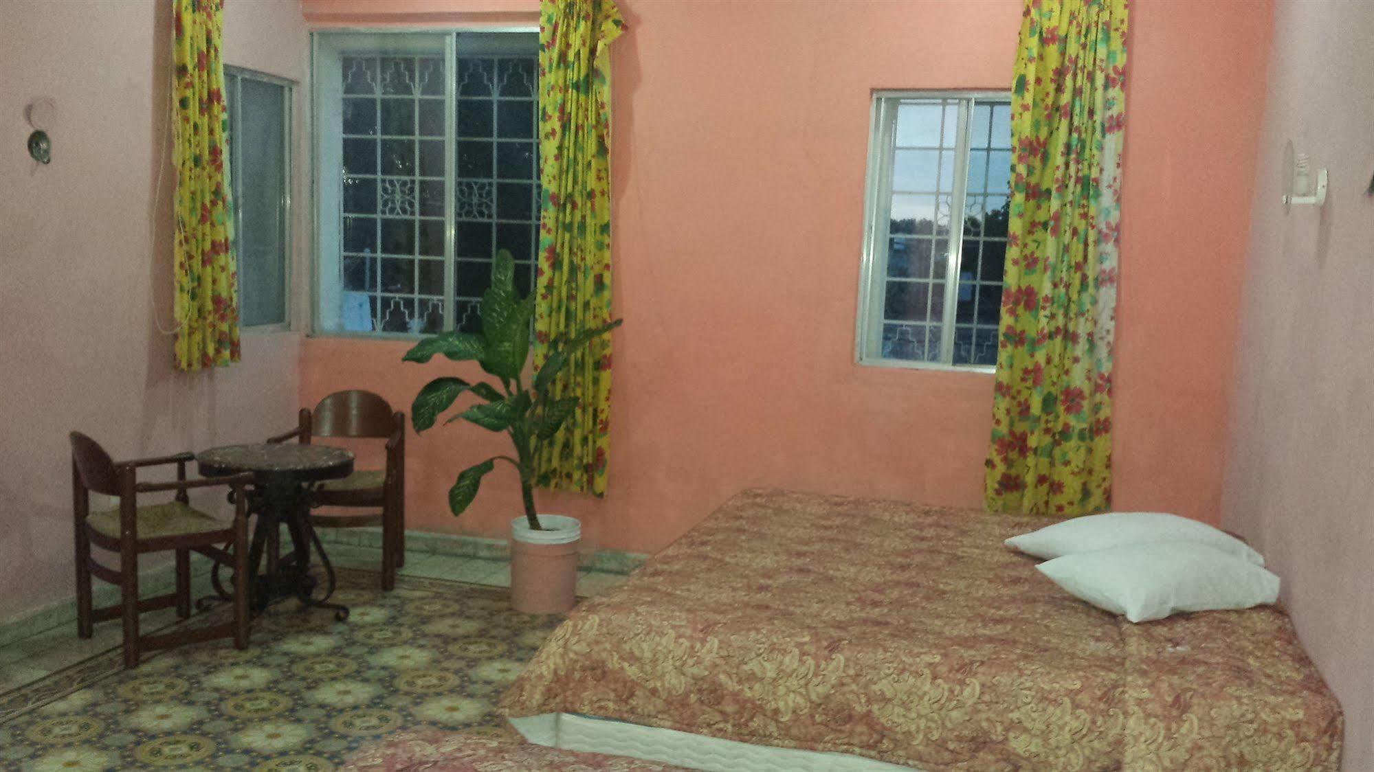 Tierra Del Sol Hotel 2*
