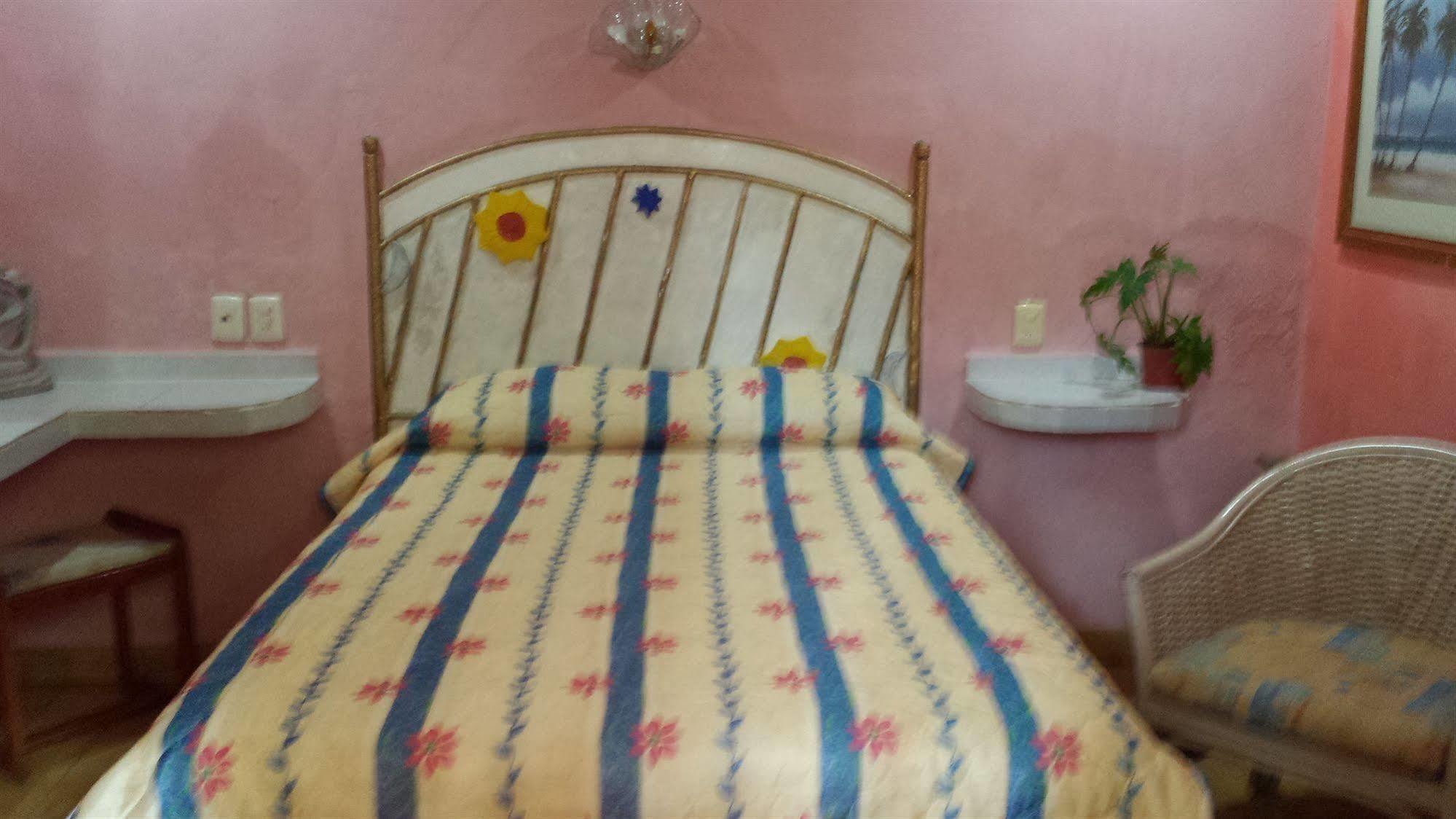Hotel Tierra Del Sol